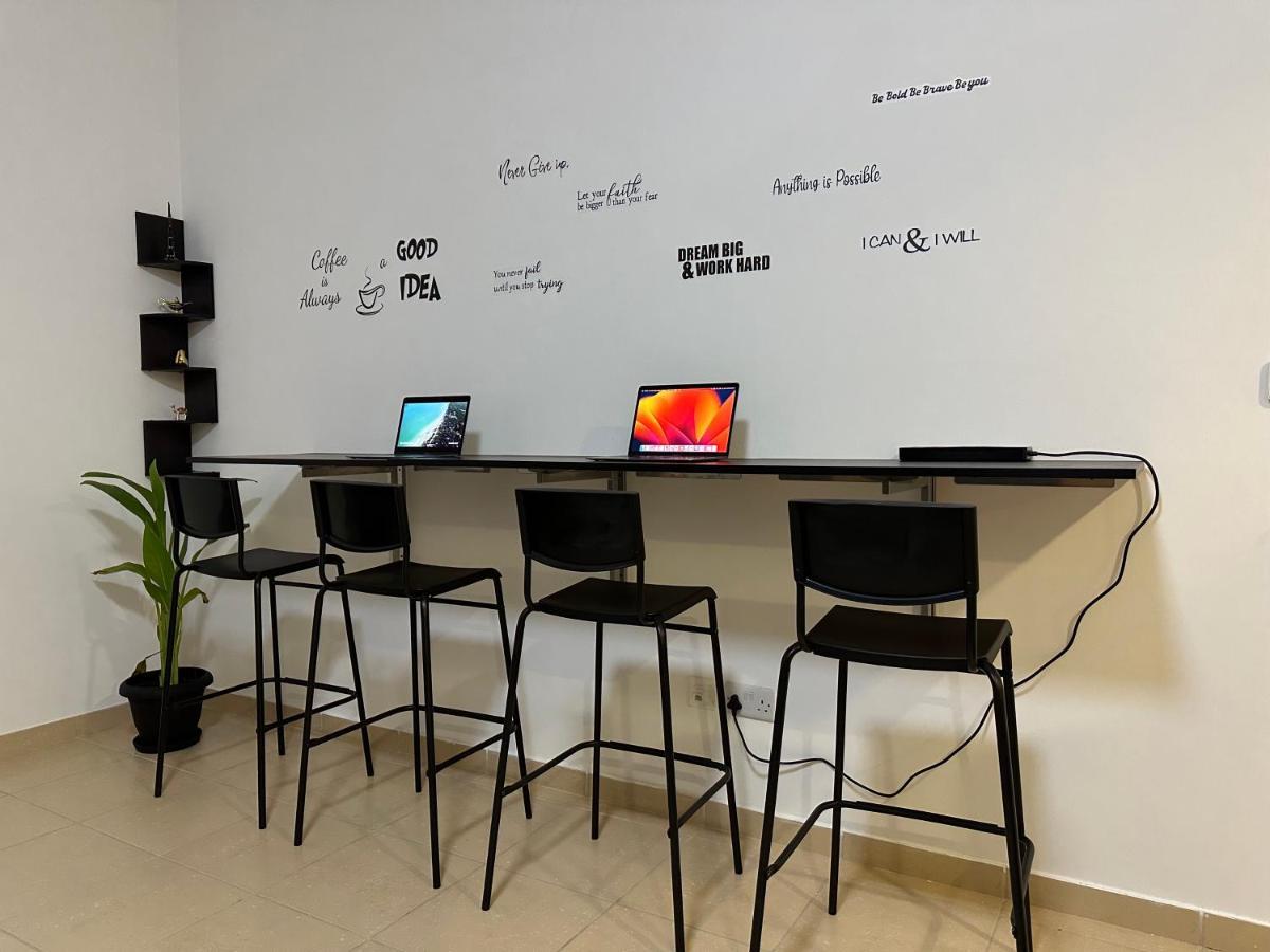 Moonlight Hostel Jbr - 2Min Walk To Jbr Beach - Gym - 2Min Metro Station - Poll 두바이 외부 사진