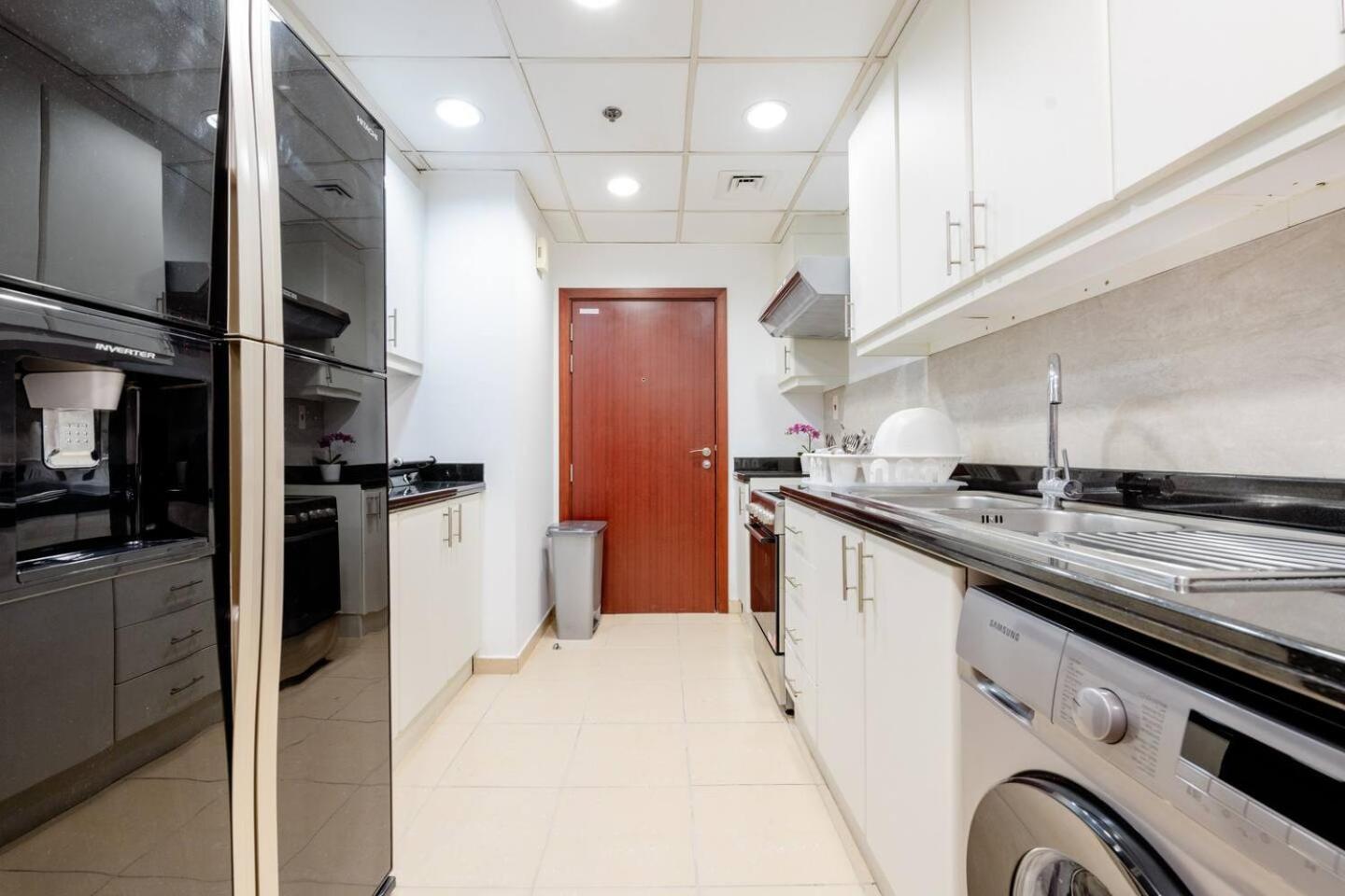 Moonlight Hostel Jbr - 2Min Walk To Jbr Beach - Gym - 2Min Metro Station - Poll 두바이 외부 사진