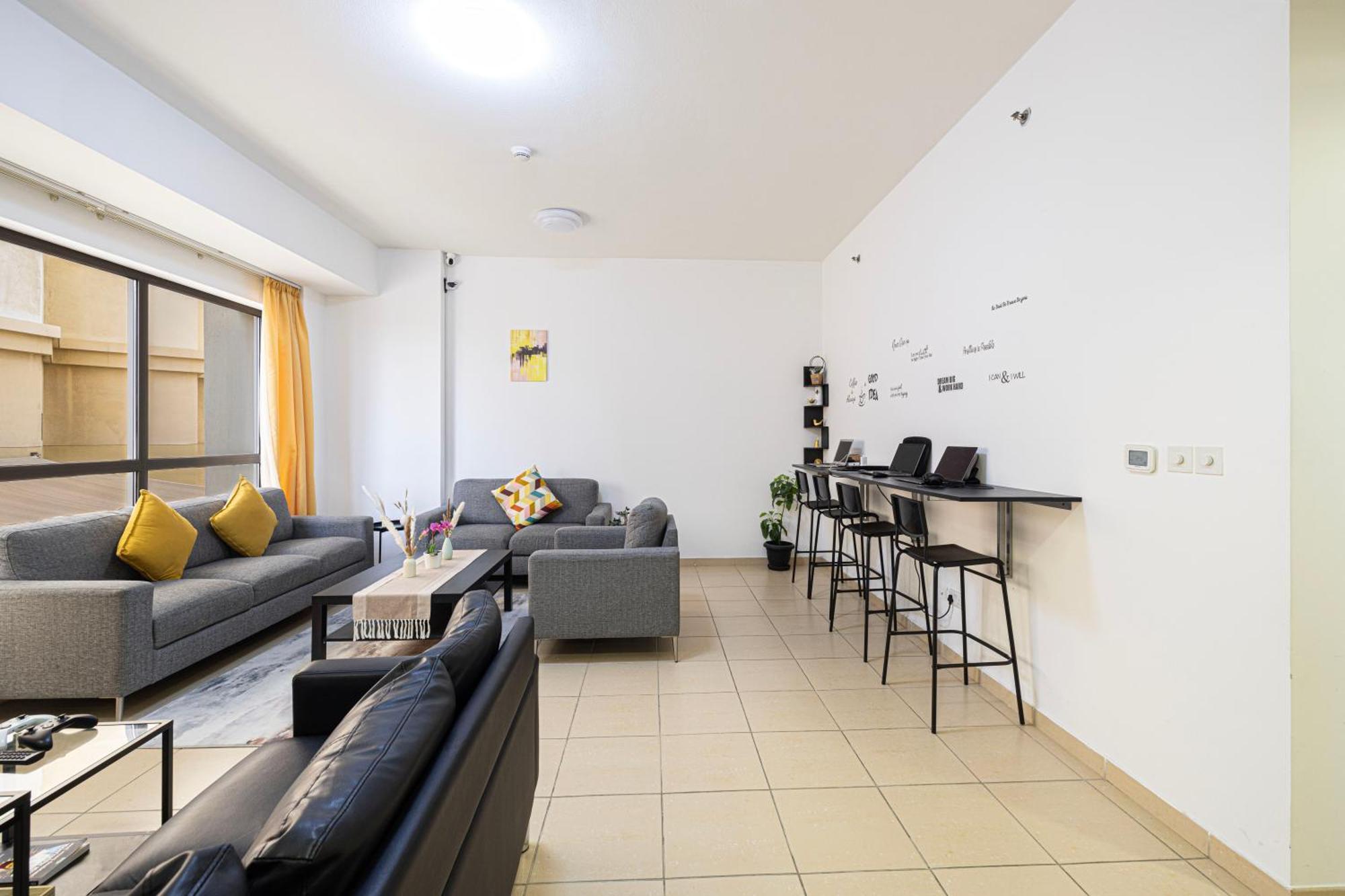 Moonlight Hostel Jbr - 2Min Walk To Jbr Beach - Gym - 2Min Metro Station - Poll 두바이 외부 사진