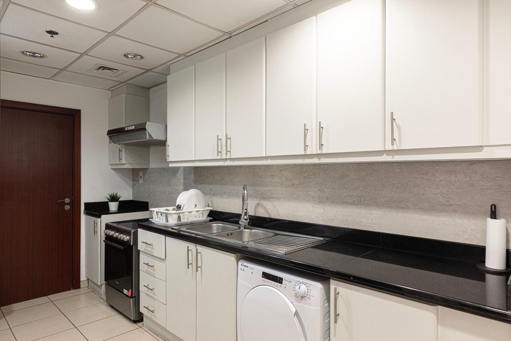 Moonlight Hostel Jbr - 2Min Walk To Jbr Beach - Gym - 2Min Metro Station - Poll 두바이 외부 사진